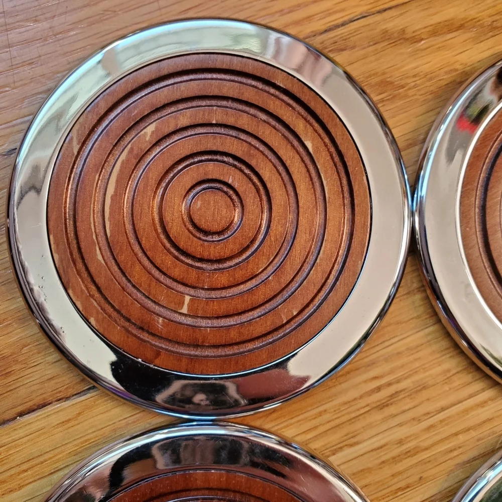 Williams Sonoma wood and metal round coaster set of four with‎ holder